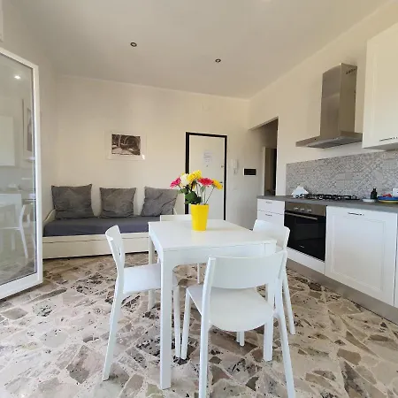 アパート Libeccio E Blu Marino ファヴィニャーナ