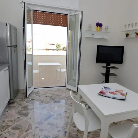 Apartment Angolo Del Mare - Libeccio E Blu Marino
